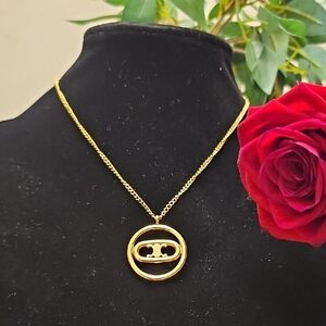 Gold Round Pendant Necklace - Women's Elegant Chain